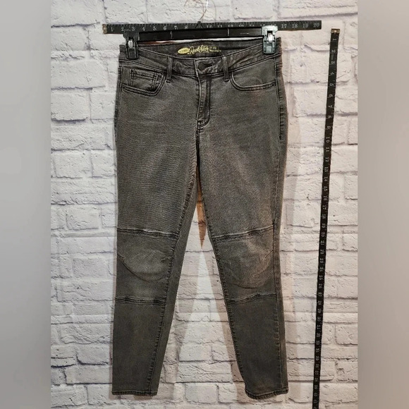 Old Navy The Rockstar Mid Rise Black Wash Jeans Size 8 Regular - Picture 1 of 6